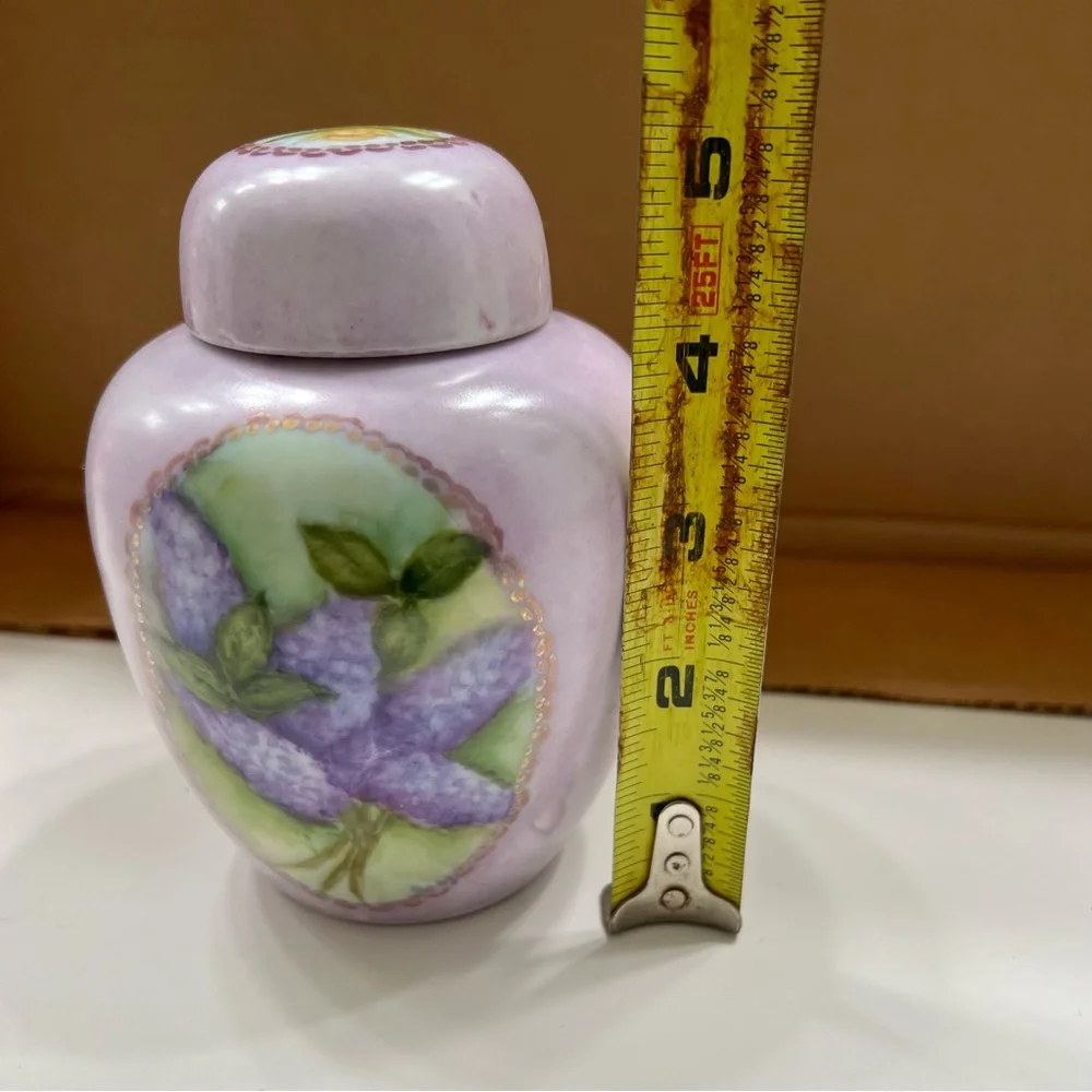 Vintage 1974  Signed Lavender Pink Flowers Ginger Jar Vase With Lid‎ Les Vases
